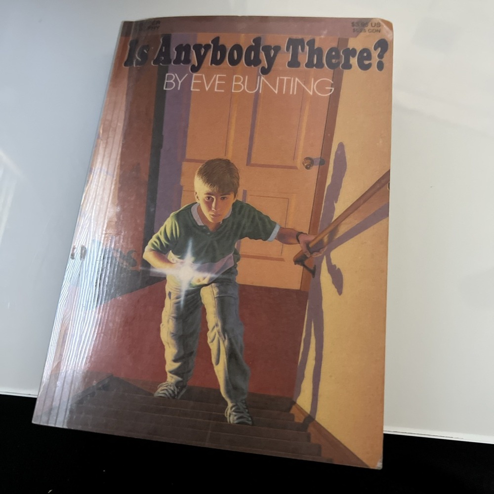 Is Anybody‎ There? by Eve Bunting (1990, Trade Paperback)